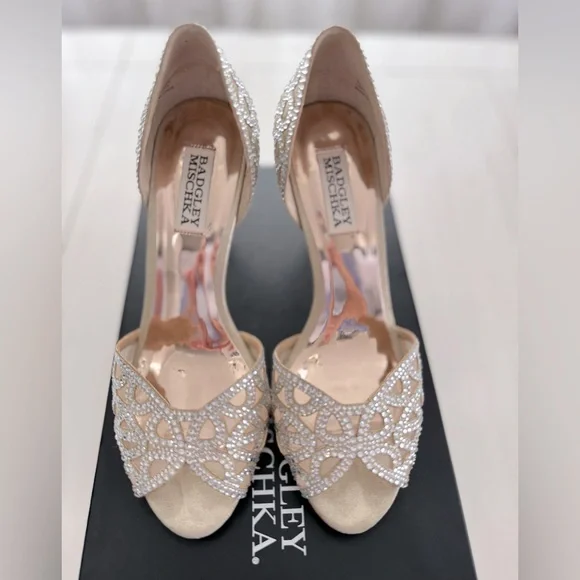 Badgley Mischka Harris Peep Toe d'Orsay Pumps, Size 7 - Picture 9 of 13
